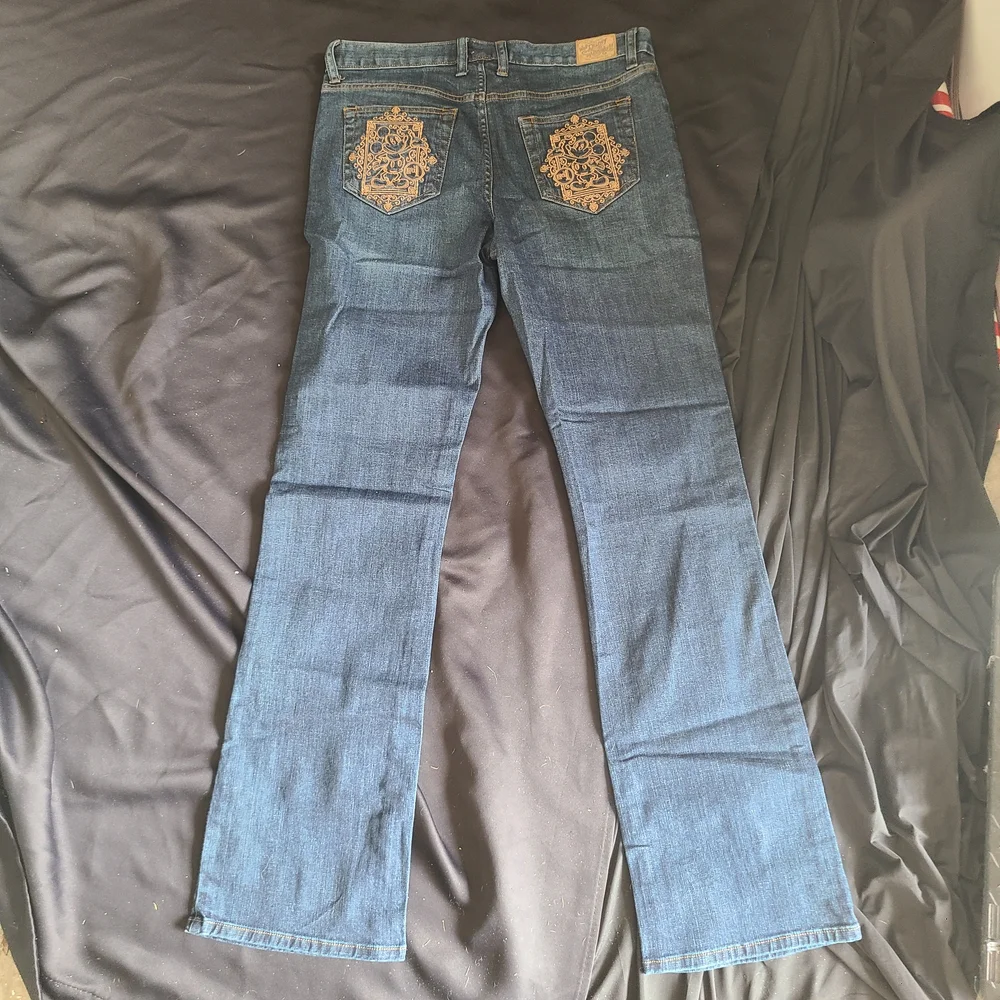 Disney Park Embroidered Authentic Women's Blue Jeans Size 10 Mickey Mouse - Picture 6 of 7